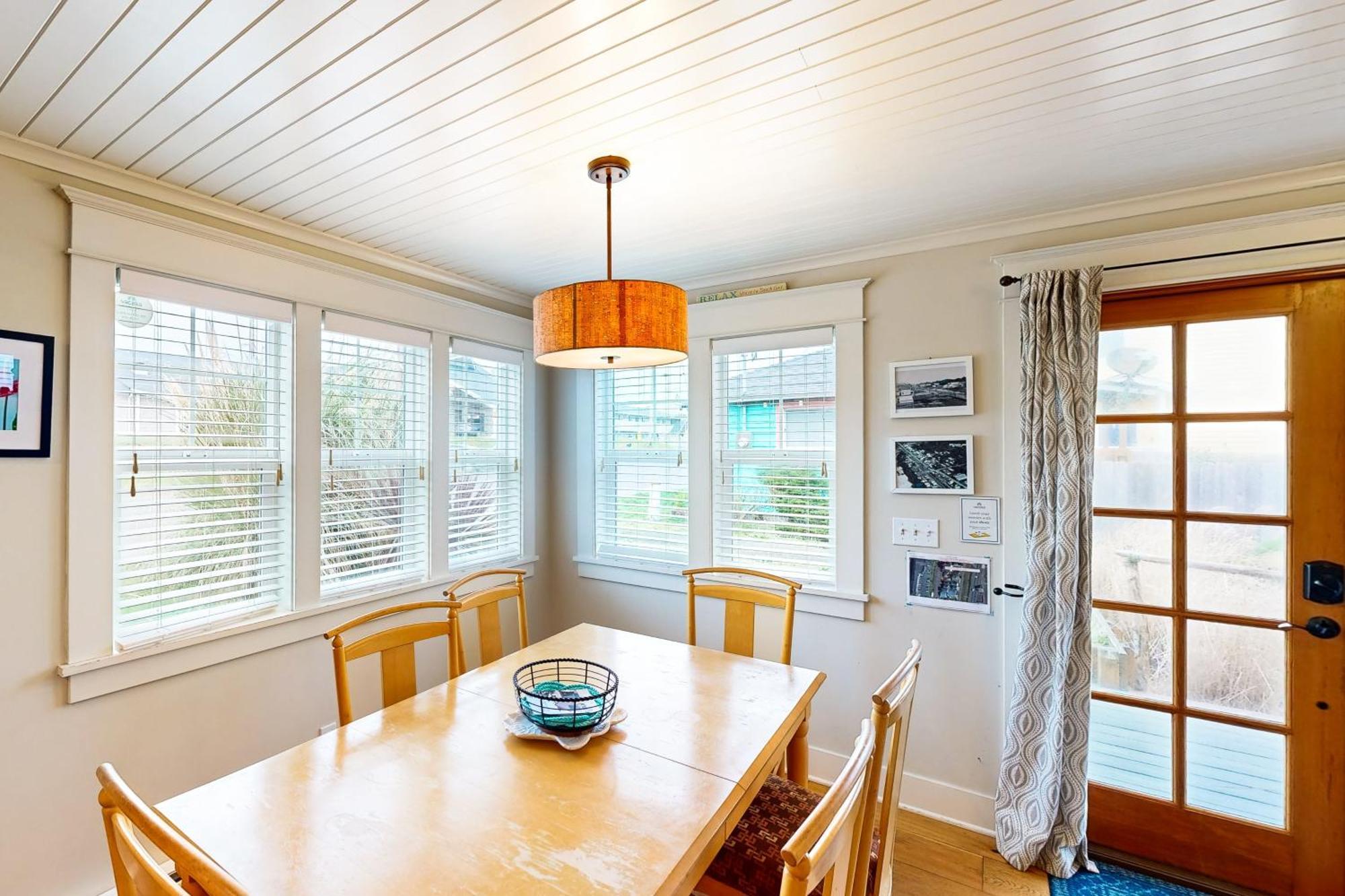 Rockaway Beach Bungalow Exterior photo